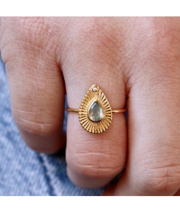 Bague dorée goutte pierre et zircon Venez découvrir notre 