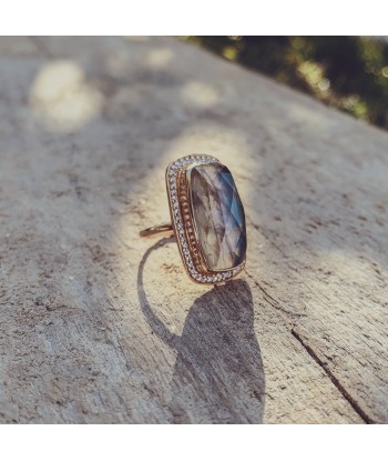 Bague dorée XXL pierre cristal et zircons Pour