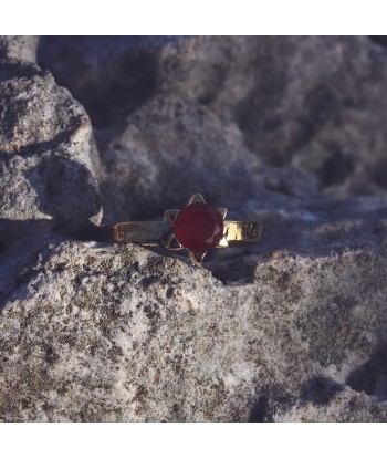 Bague dorée étoile et pierre livraison et retour toujours gratuits