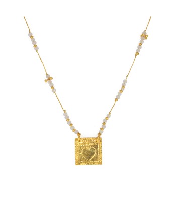 Collier cordon doré pierres et plaque bonheur coeur est présent 