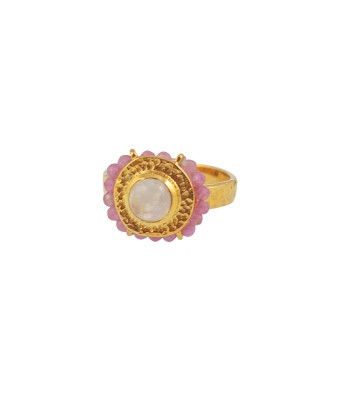 Bague dorée martelée fleur cabochon et petites pierres pas cheres