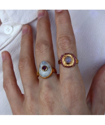 Bague dorée martelée et piere facettée de France