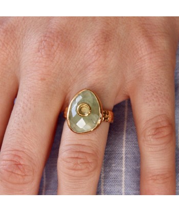 Bague dorée martelée et piere facettée de France