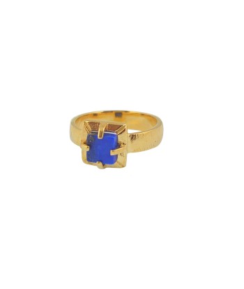 Bague dorée texturée pierre carrée 4 griffes Profitez des Offres !