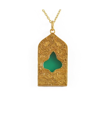 Collier dorée taj mahal et pierre Dans la société mordern