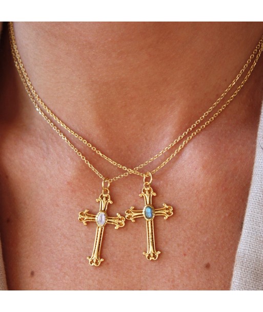 Collier doré grande croix et pierres Les magasins à Paris