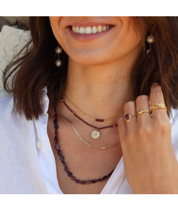 Collier doré médaille martelée fleur zircons Les magasins à Paris