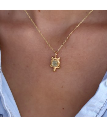 Collier doré et tortue pierre cabochon solde