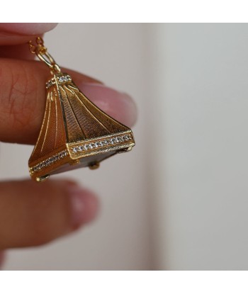 Collier doré pendentif cloche zircons et pierre plus qu'un jeu 