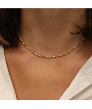 Collier ras de cou perles dorées et pierre sur le site 